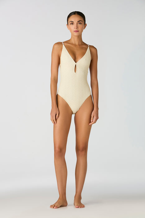 LUCIA NILO ONE PIECE